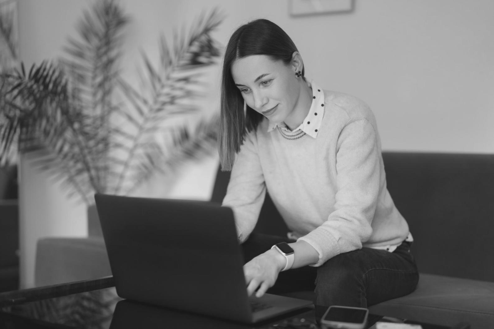 Sesión de trabajo colaborativo en el desarrollo de contenido educativo
